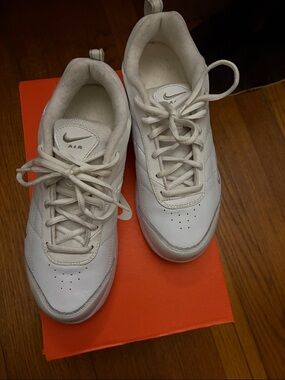Nike White Leather Low-Top Sneakers